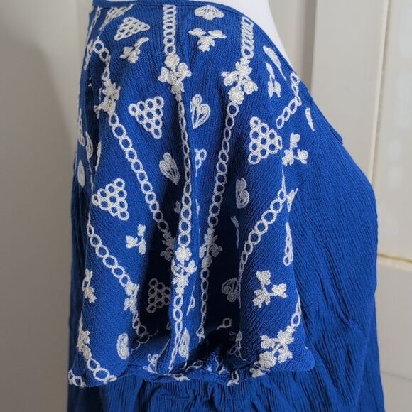 Torrid 2/18-20/2X Blue Crinkle Gauze Flutter Sleeve Blouse - Picture 5 of 9